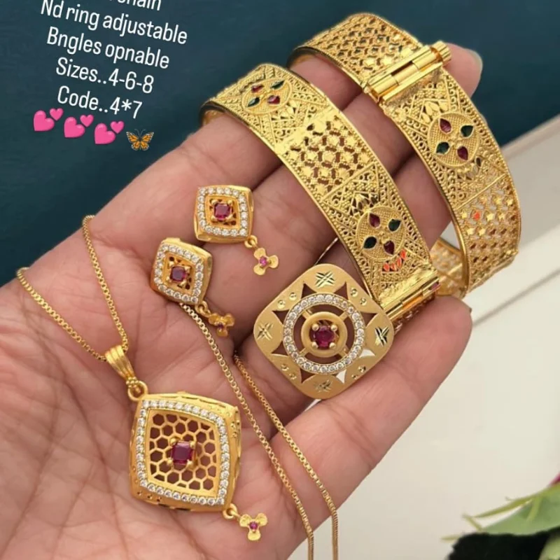 570 GJ (8) Jewelry Combo