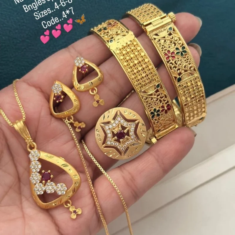 570 GJ (9) Jewelry Combo