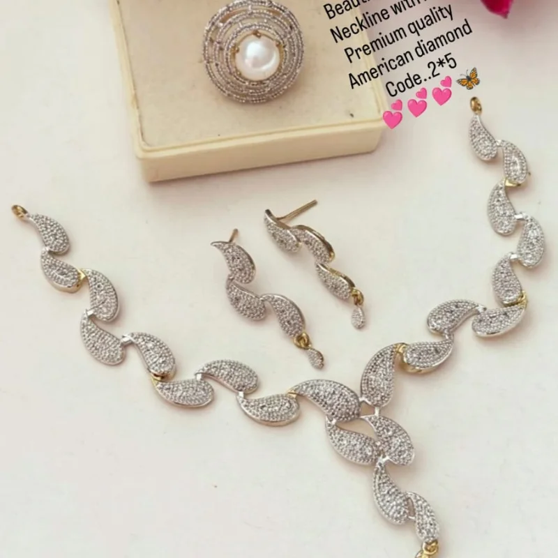 449 gj (7) Premium Silver-Tone Paisley "American Diamond" Necklace Set